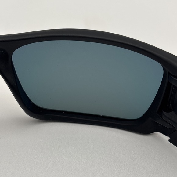 Oakley Fuel Cell Scuderia Ferrari Sunglasses OO9096-A8 Black/Ruby Iridium *Read* - Picture 11 of 16